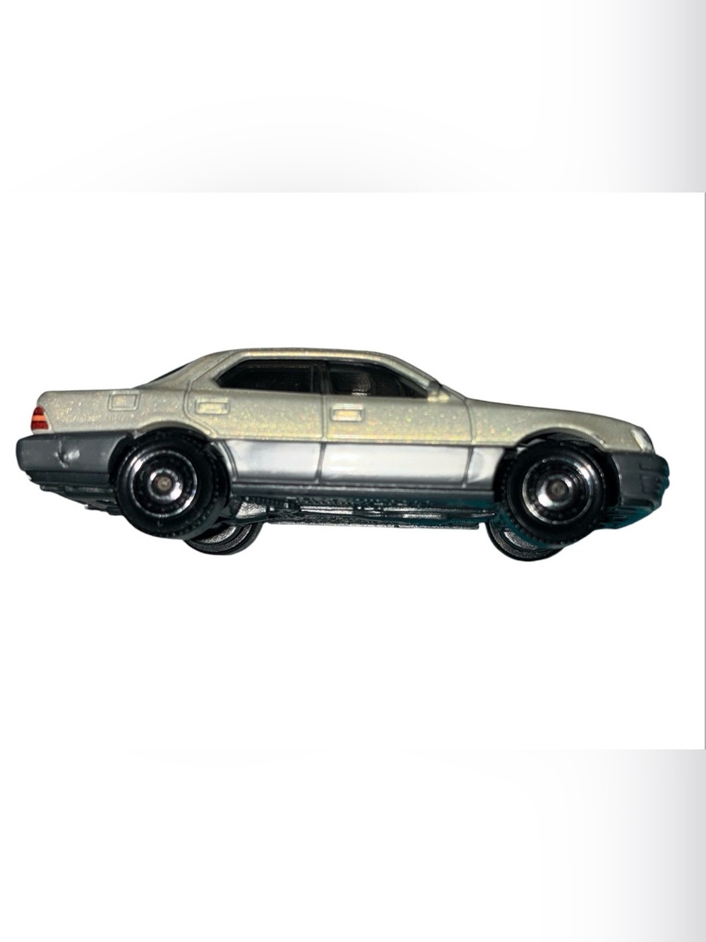 Matchbox 1994 Lexus LS 400 Toy Car